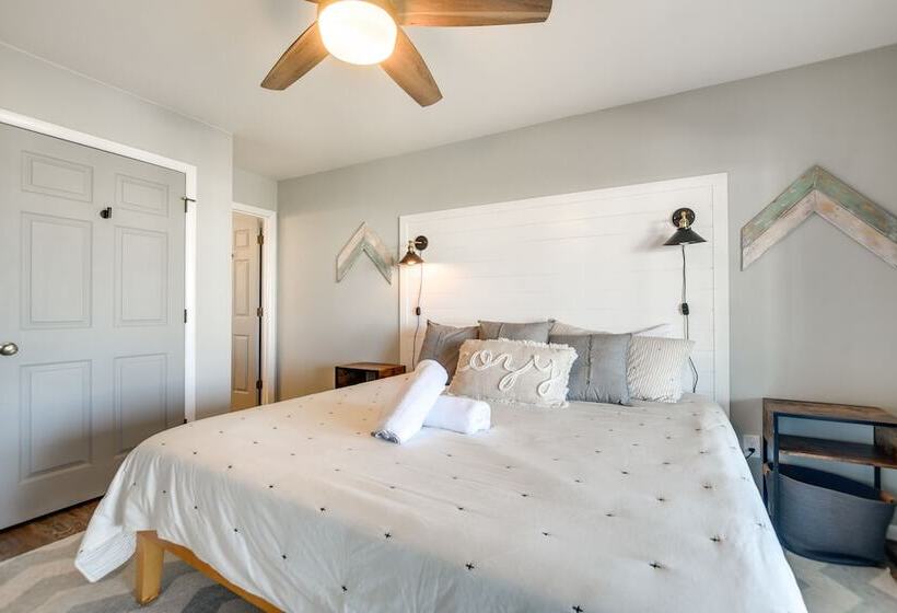 Gorgeous Oib Escape W/ Dock & Canal View!