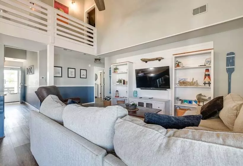 Gorgeous Oib Escape W/ Dock & Canal View!