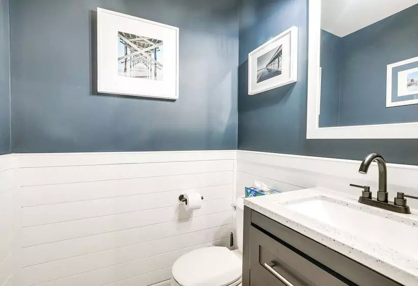 Gorgeous Oib Escape W/ Dock & Canal View!