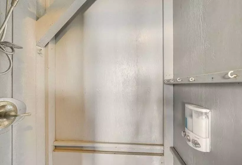 Gorgeous Oib Escape W/ Dock & Canal View!