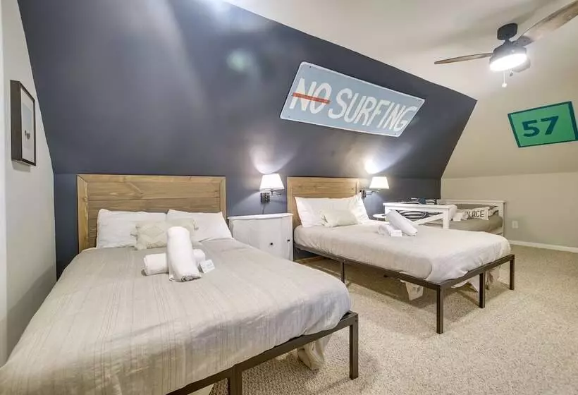 Gorgeous Oib Escape W/ Dock & Canal View!