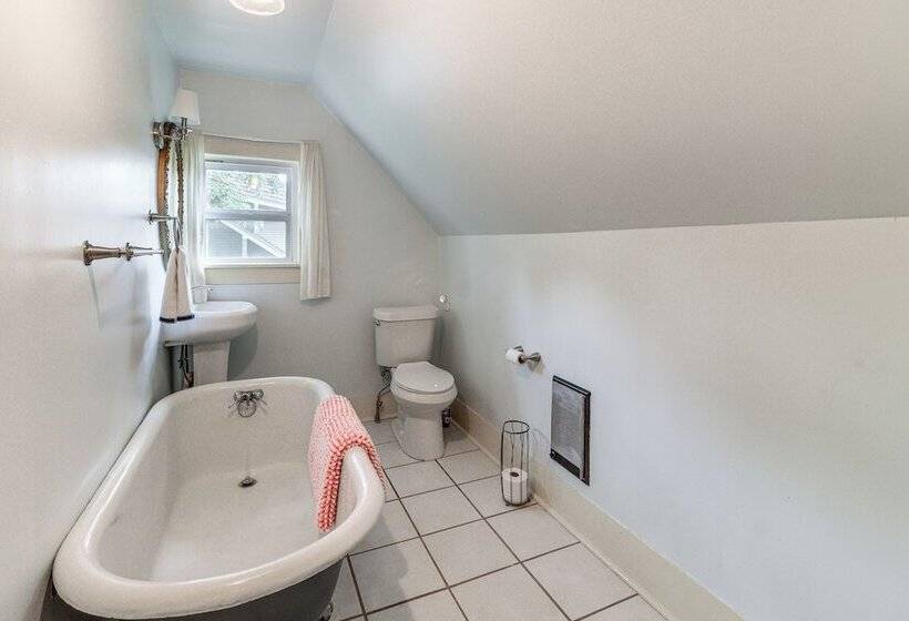 Harrison Family Home W/ Grill Near Downtown!