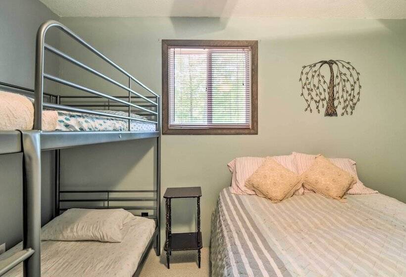 Higgins Lake Getaway W/ Fire Pit, Walk To Beach!