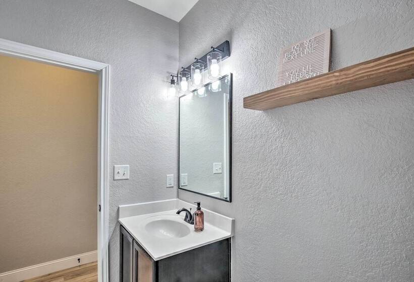 San Antonio Home W/ Patio + Grill Near Seaworld!