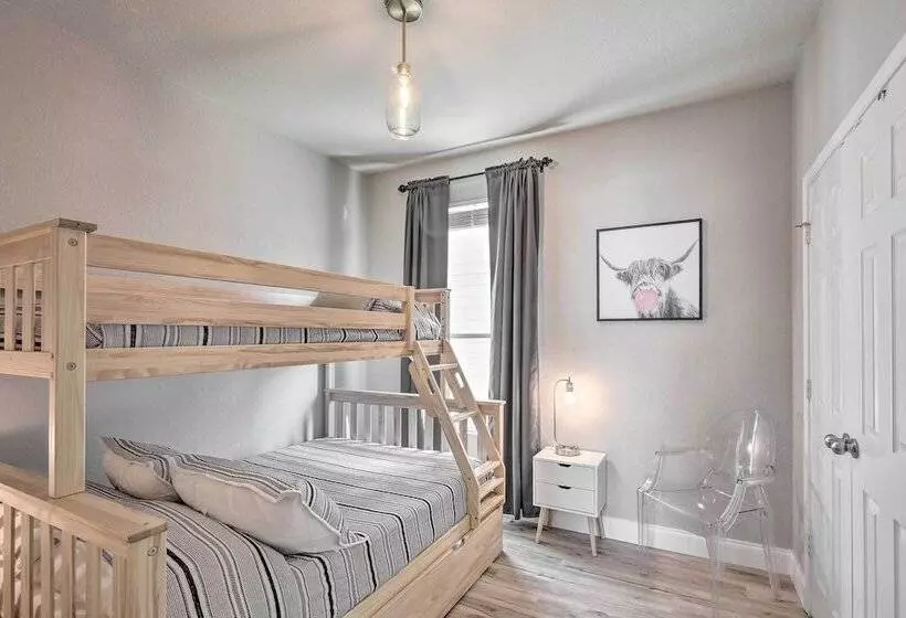 San Antonio Home W/ Patio + Grill Near Seaworld!