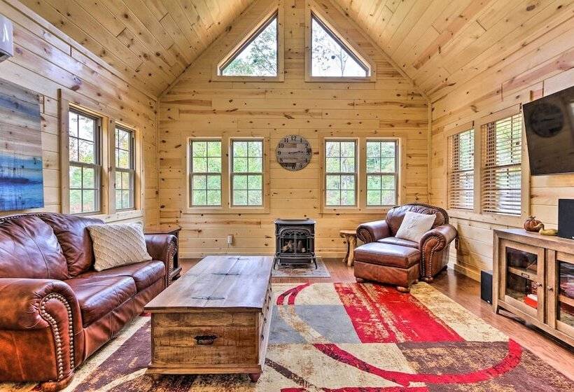 Idyllic Cabin In The Heart Of Hocking Hills