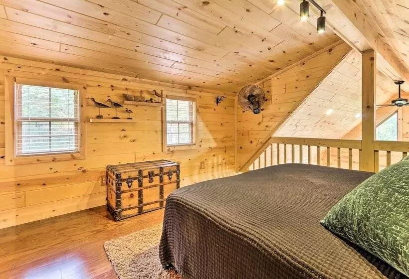 Idyllic Cabin In The Heart Of Hocking Hills