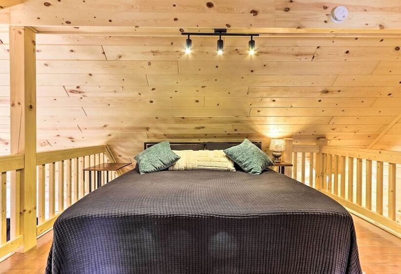 Idyllic Cabin In The Heart Of Hocking Hills