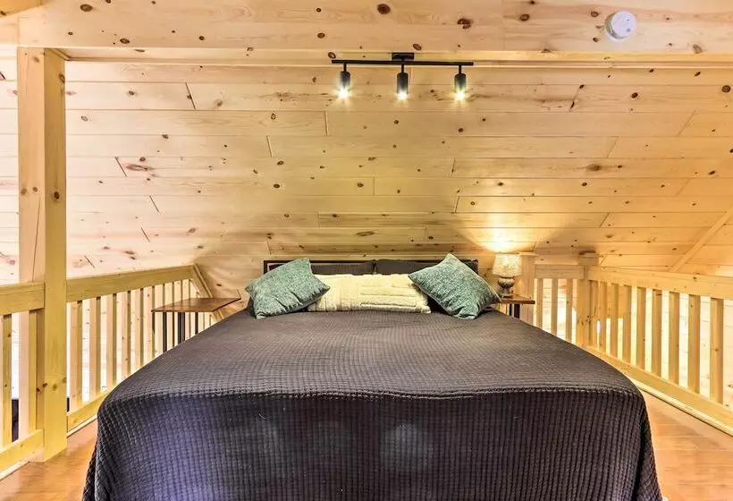 Idyllic Cabin In The Heart Of Hocking Hills