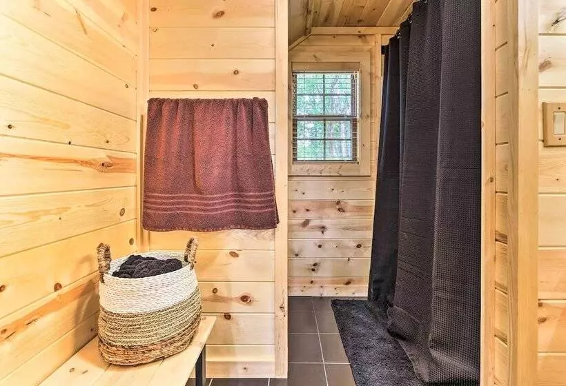 Idyllic Cabin In The Heart Of Hocking Hills