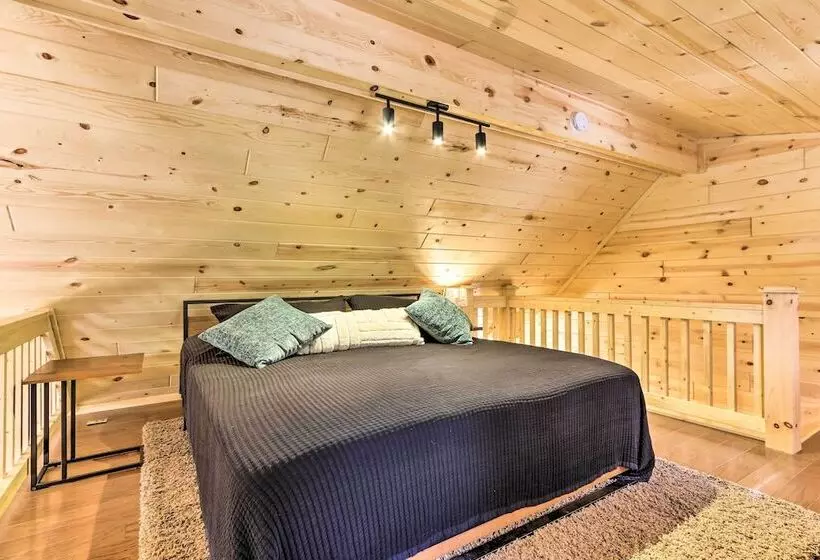 Idyllic Cabin In The Heart Of Hocking Hills