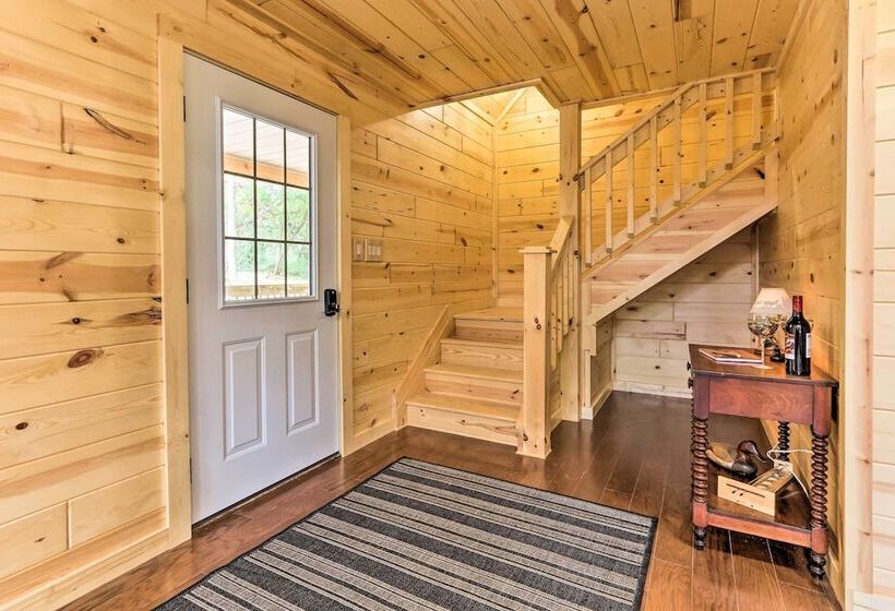 Idyllic Cabin In The Heart Of Hocking Hills