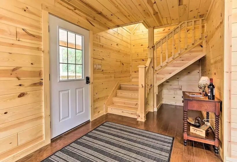 Idyllic Cabin In The Heart Of Hocking Hills