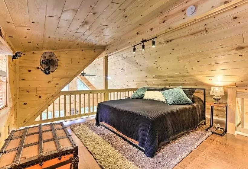 Idyllic Cabin In The Heart Of Hocking Hills