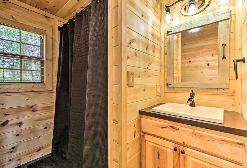 Idyllic Cabin In The Heart Of Hocking Hills