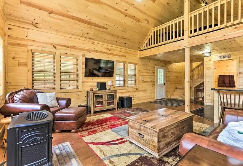 Idyllic Cabin In The Heart Of Hocking Hills