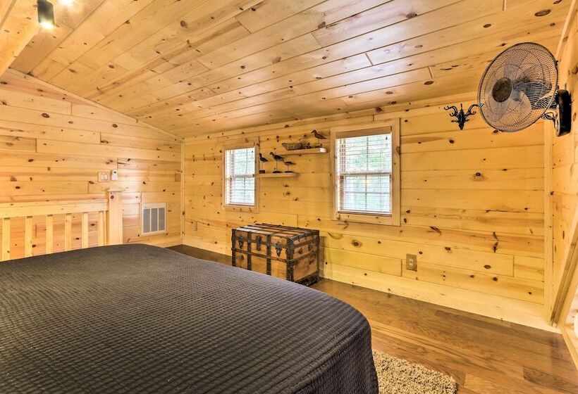 Idyllic Cabin In The Heart Of Hocking Hills