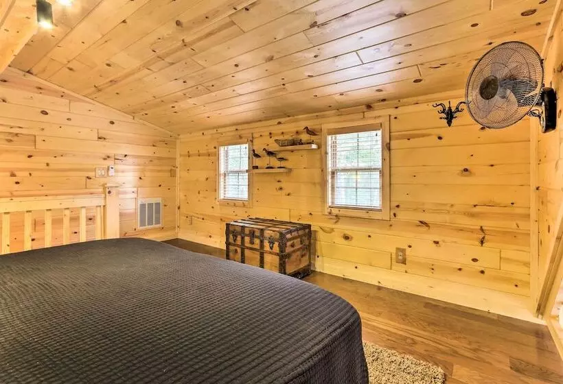 Idyllic Cabin In The Heart Of Hocking Hills