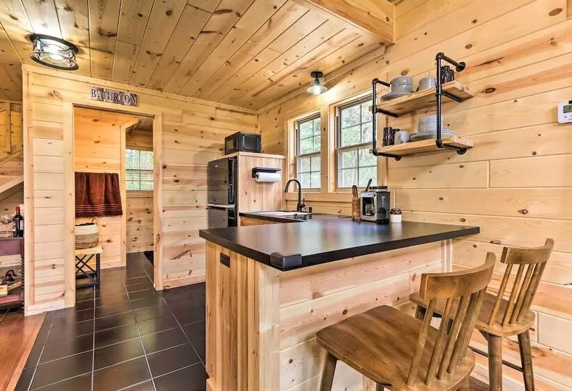 Idyllic Cabin In The Heart Of Hocking Hills
