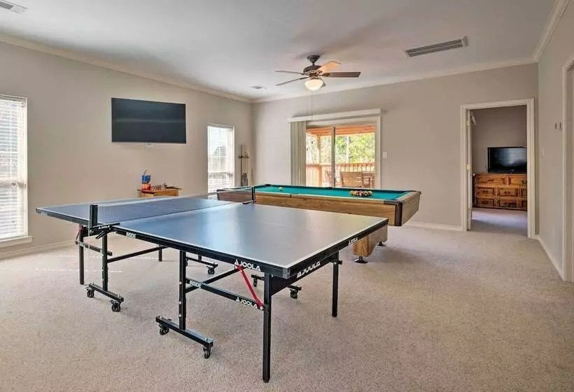 Lake Livingston Retreat W/ Boat Dock & Slip!