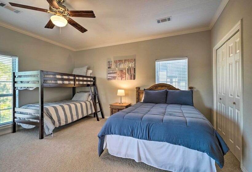 Lake Livingston Retreat W/ Boat Dock & Slip!