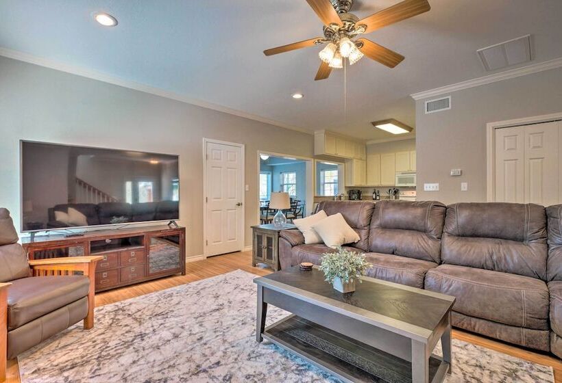 Lake Livingston Retreat W/ Boat Dock & Slip!