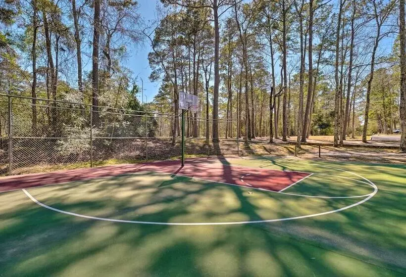 Lake Livingston Retreat W/ Boat Dock & Slip!