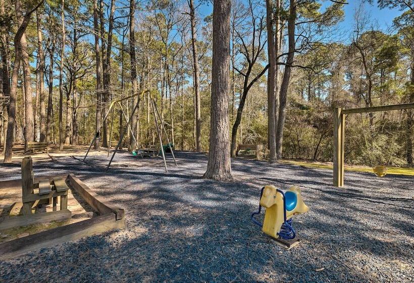 Lake Livingston Retreat W/ Boat Dock & Slip!