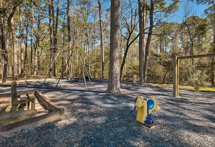 Lake Livingston Retreat W/ Boat Dock & Slip!