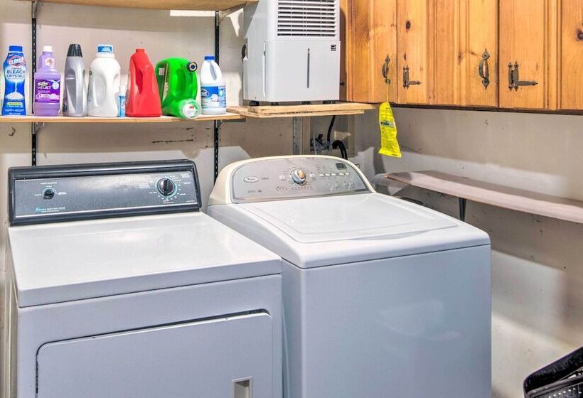 Lakefront Retreat W/ Kayaks, Grill, Fire Pit!