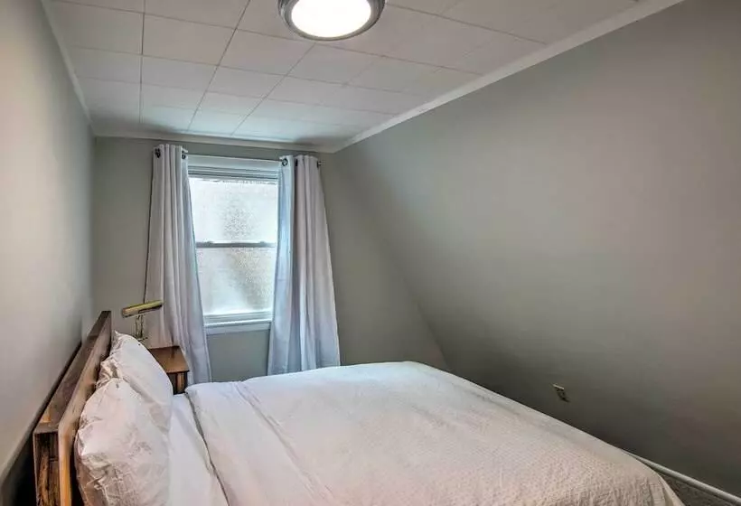 Lakefront Retreat W/ Kayaks, Grill, Fire Pit!