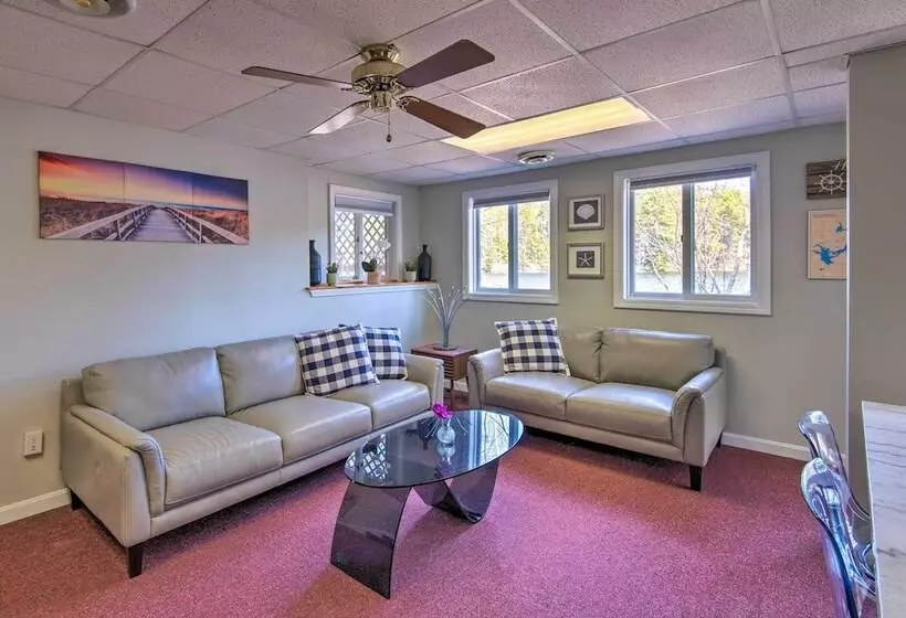 Lakefront Retreat W/ Kayaks, Grill, Fire Pit!