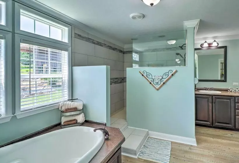 Lakeview Edgemont Escape W/ Fire Pit + Grill!