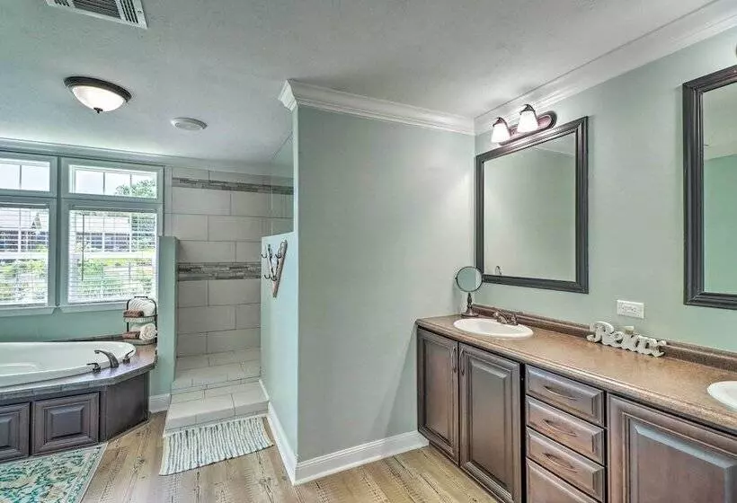 Lakeview Edgemont Escape W/ Fire Pit + Grill!