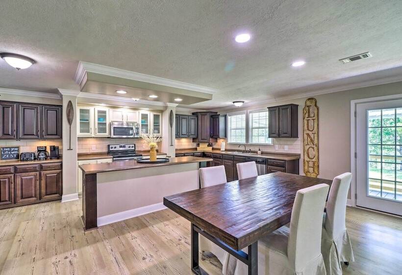 Lakeview Edgemont Escape W/ Fire Pit + Grill!