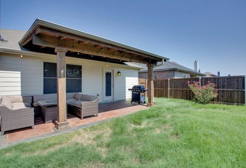 3 Mi To Union Park: Little Elm Escape W/ Patio