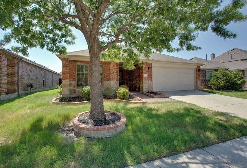 3 Mi To Union Park: Little Elm Escape W/ Patio