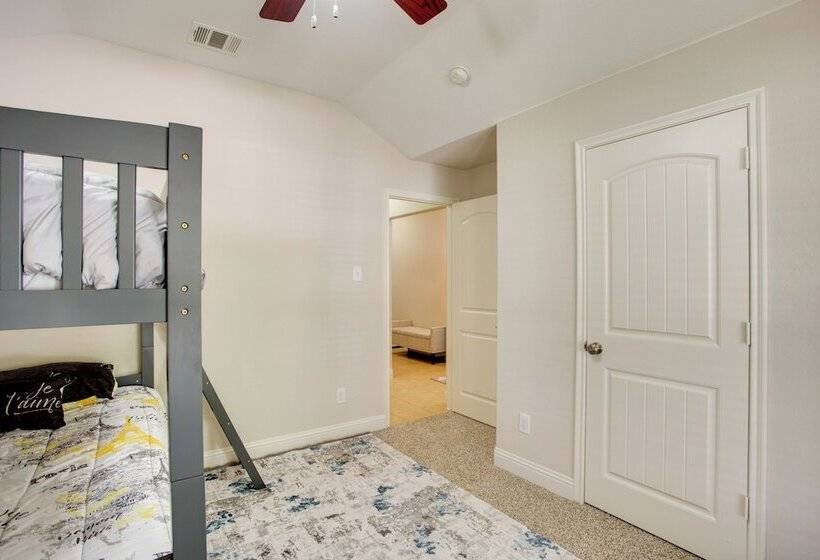 3 Mi To Union Park: Little Elm Escape W/ Patio