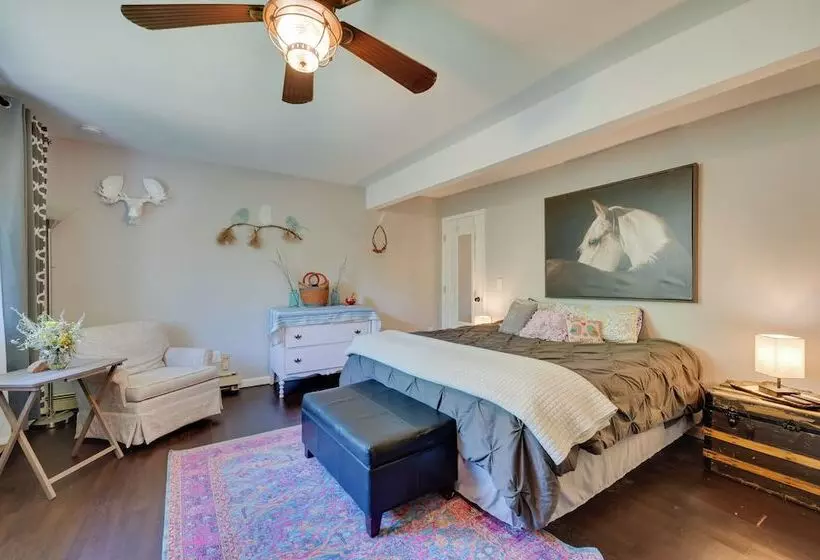 Stunning Golden Home W/ Deck ~ 35 Mi To Denver!