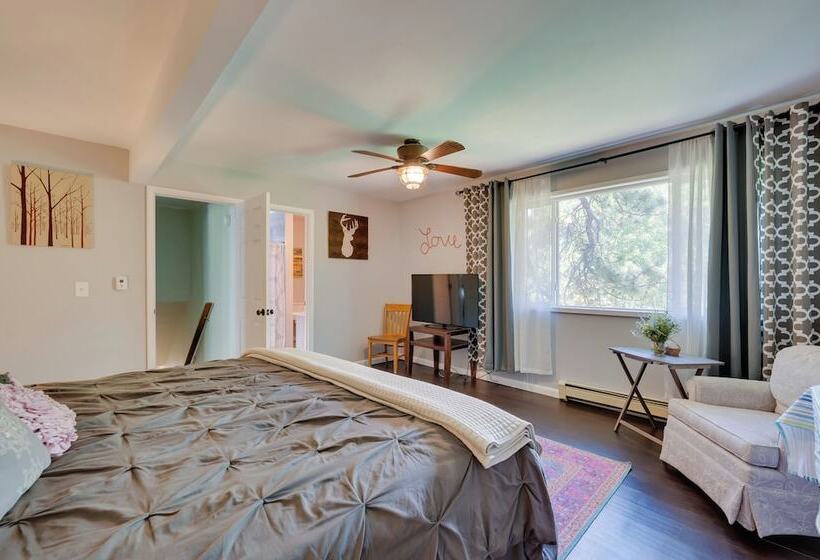 Stunning Golden Home W/ Deck ~ 35 Mi To Denver!