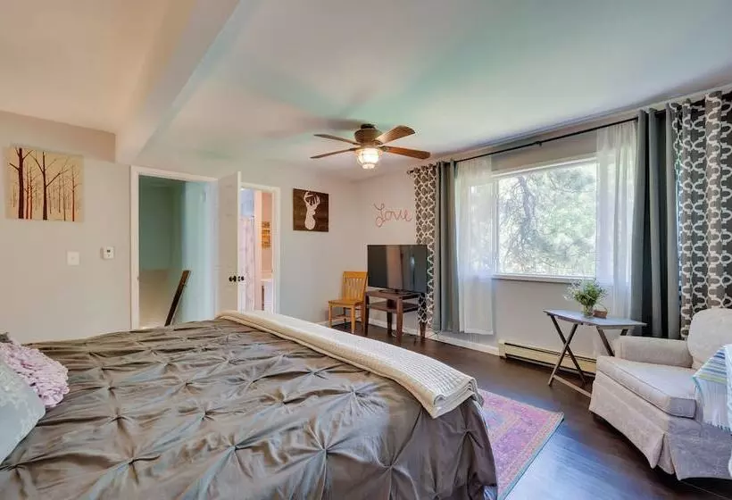 Stunning Golden Home W/ Deck ~ 35 Mi To Denver!