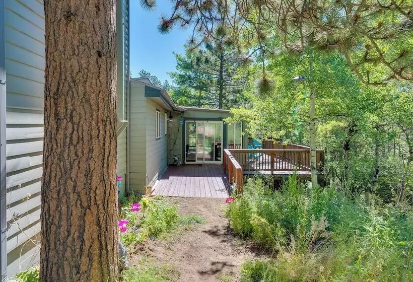 Stunning Golden Home W/ Deck ~ 35 Mi To Denver!