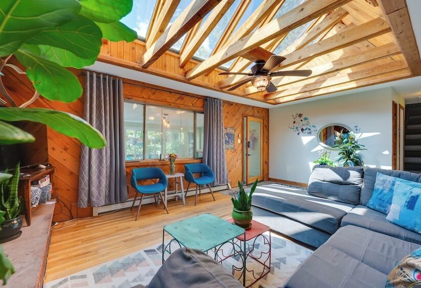 Stunning Golden Home W/ Deck ~ 35 Mi To Denver!