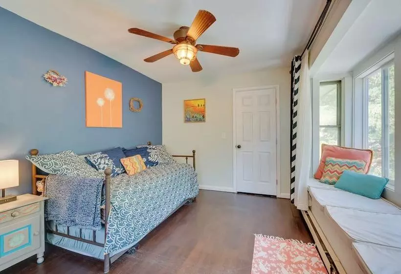 Stunning Golden Home W/ Deck ~ 35 Mi To Denver!