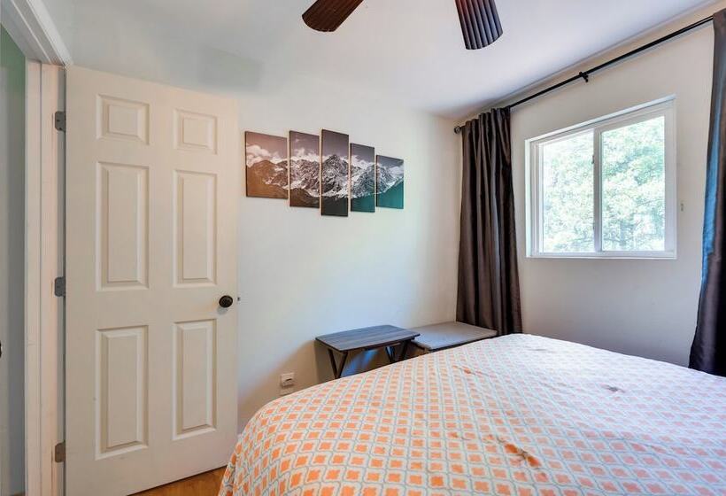 Stunning Golden Home W/ Deck ~ 35 Mi To Denver!