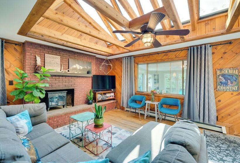 Stunning Golden Home W/ Deck ~ 35 Mi To Denver!