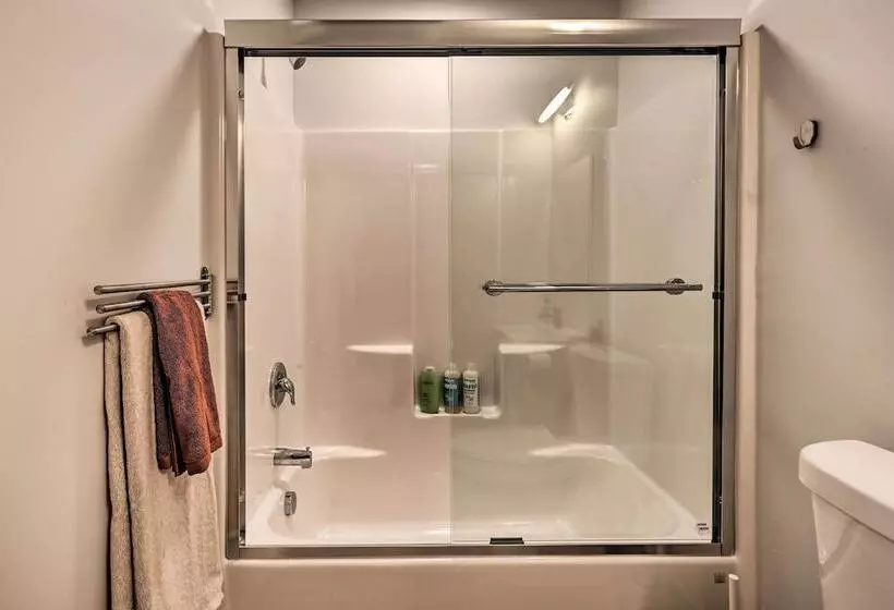 Modern Missoula Home ~ 2 Miles To Downtown!