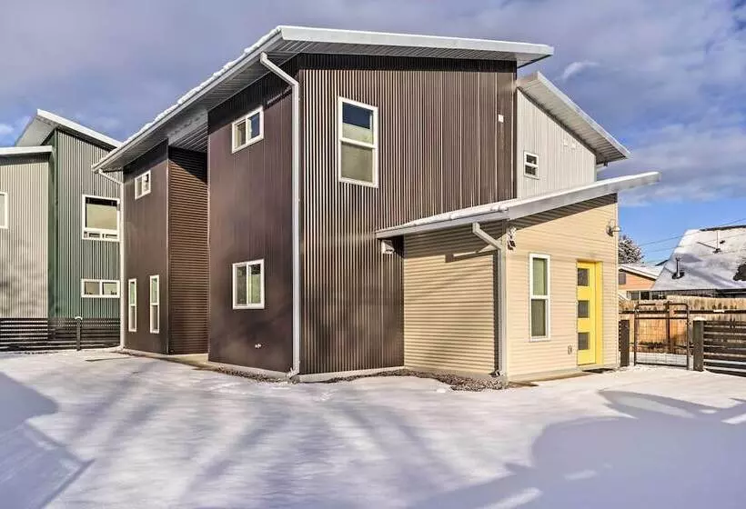 Modern Missoula Home ~ 2 Miles To Downtown!