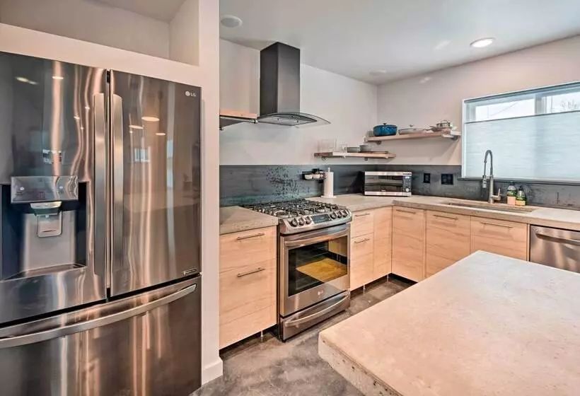 Modern Missoula Home ~ 2 Miles To Downtown!