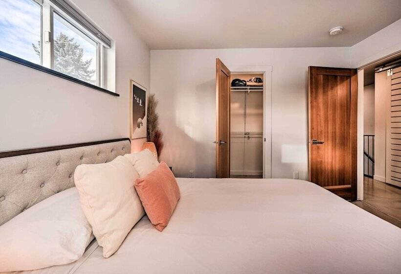 Modern Missoula Home ~ 2 Miles To Downtown!